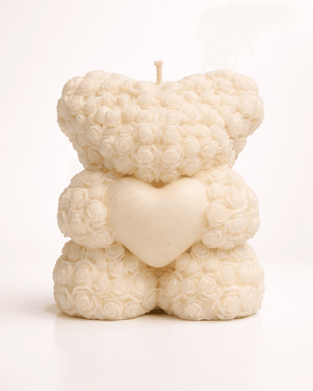 Różany Miś z Sercem – symbol czułości w eleganckiej formie